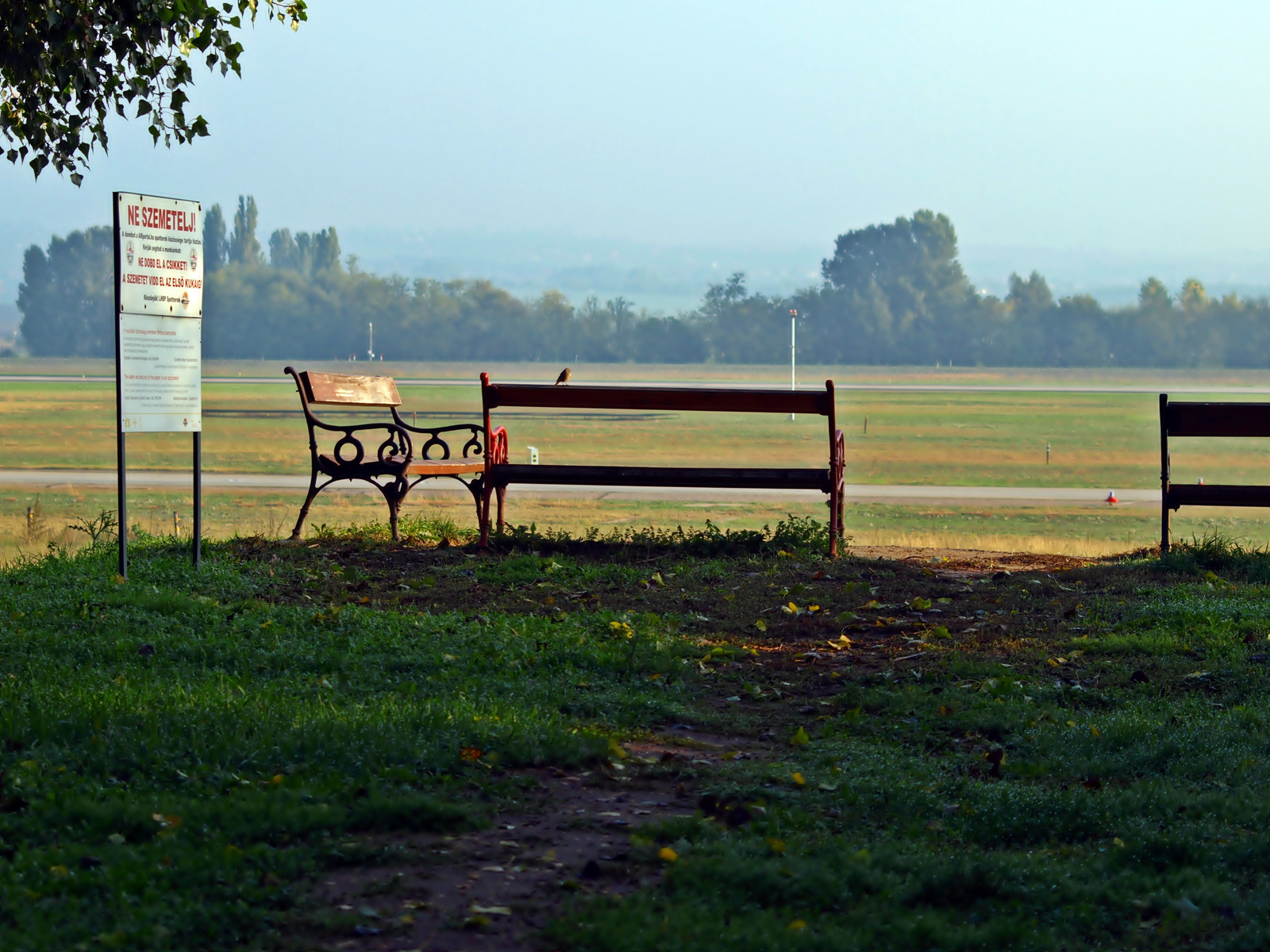 0054 Ferihegy-2: a kis spotter a spotter dombon