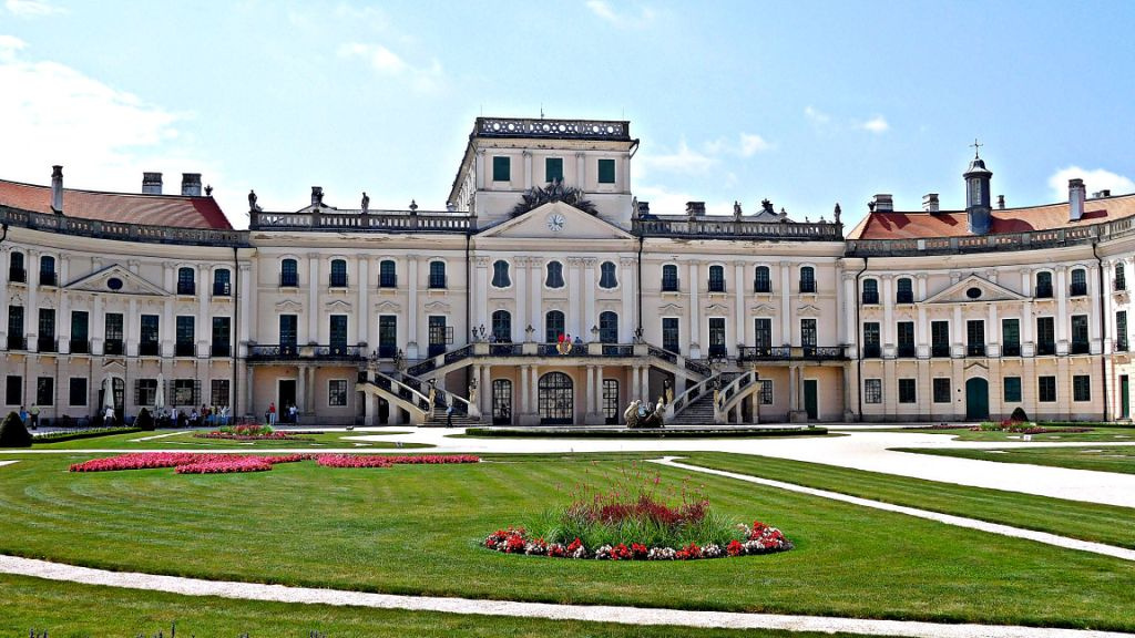 Esterházy-kastély, Fertőd