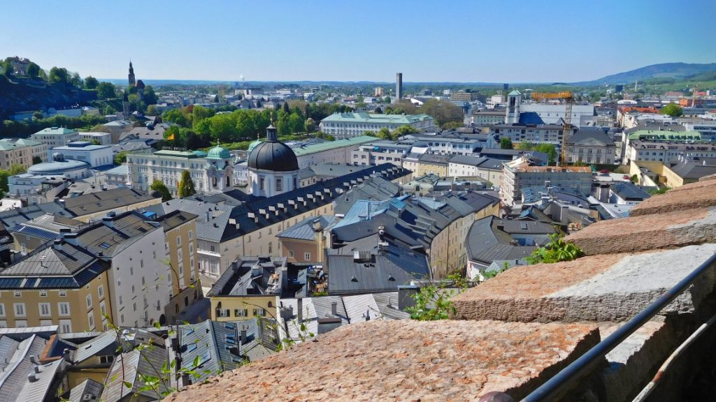 Salzburgi tetők a Kapuzinerbergről