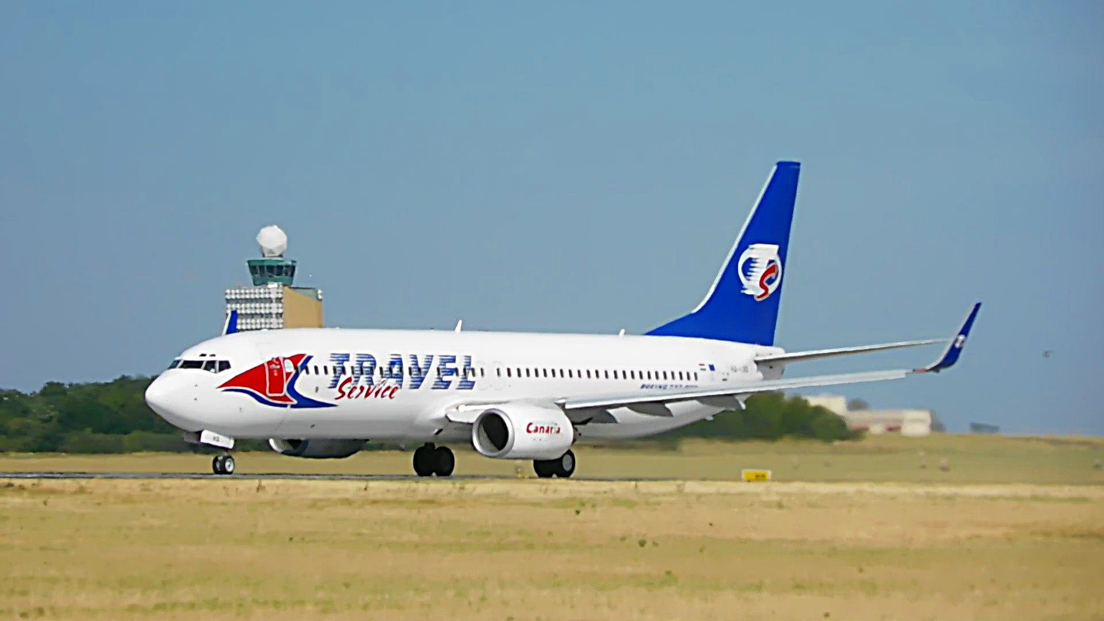 Boeing 737-800, Travel Service Hungary