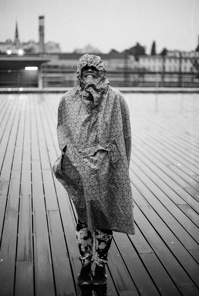 a big smile in the rain - Canon EOS 3 Canon EF 50mm f/1.4 Ilford