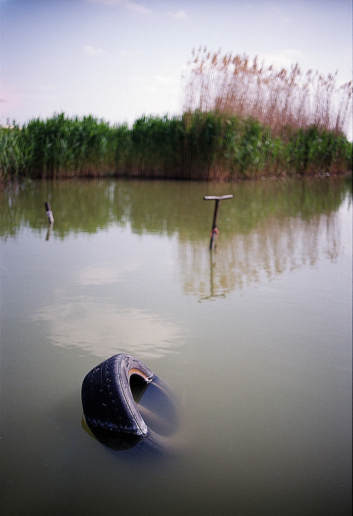 tire fender - Minolta X700 Minolta Rokkor 35mm 1.8 Kodak Ektar 1