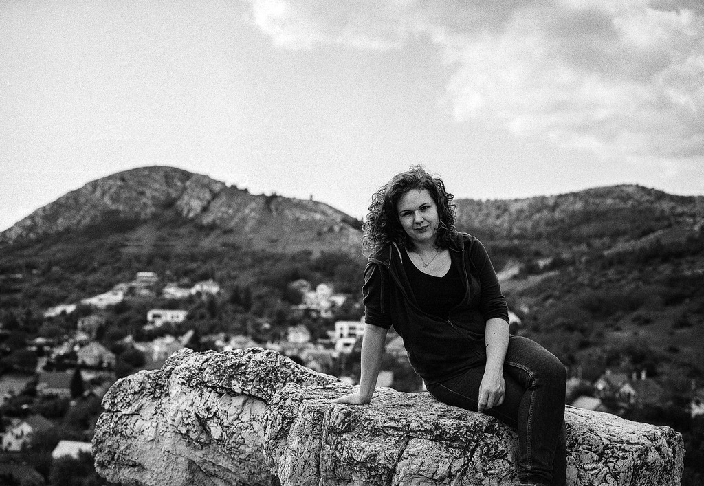 her - Fuji GW690III 6x9 Professional Fortepan 100 (expired in '9