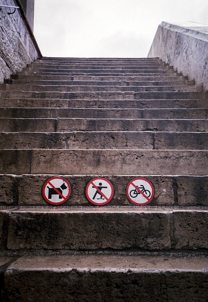 no dogs no skate no bike - Olympus AF-1 Mini Agfa Vista 200