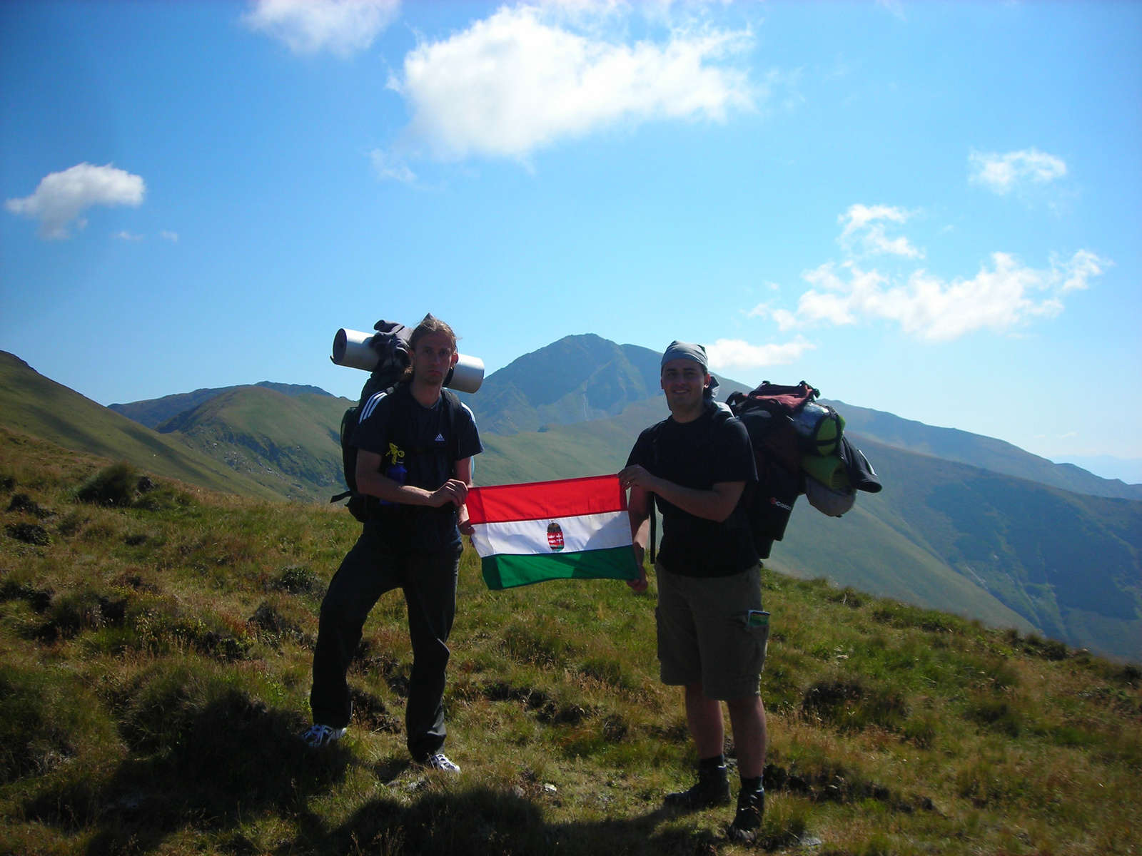 106 Yoke, Jamy, zászló és Ünő