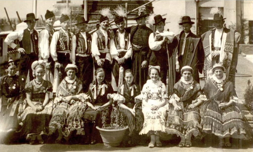 Bokrétás táncosok Londonban. 1935.