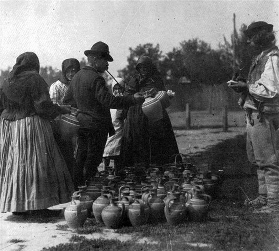 Körösi korsó árusítása. Hódmezővásárhely, 1910.