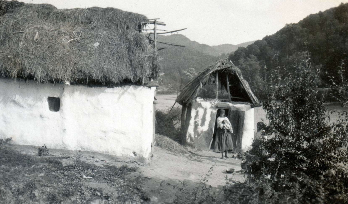 Cigánytelep a Szamos partján. 1930. 1200x703.png