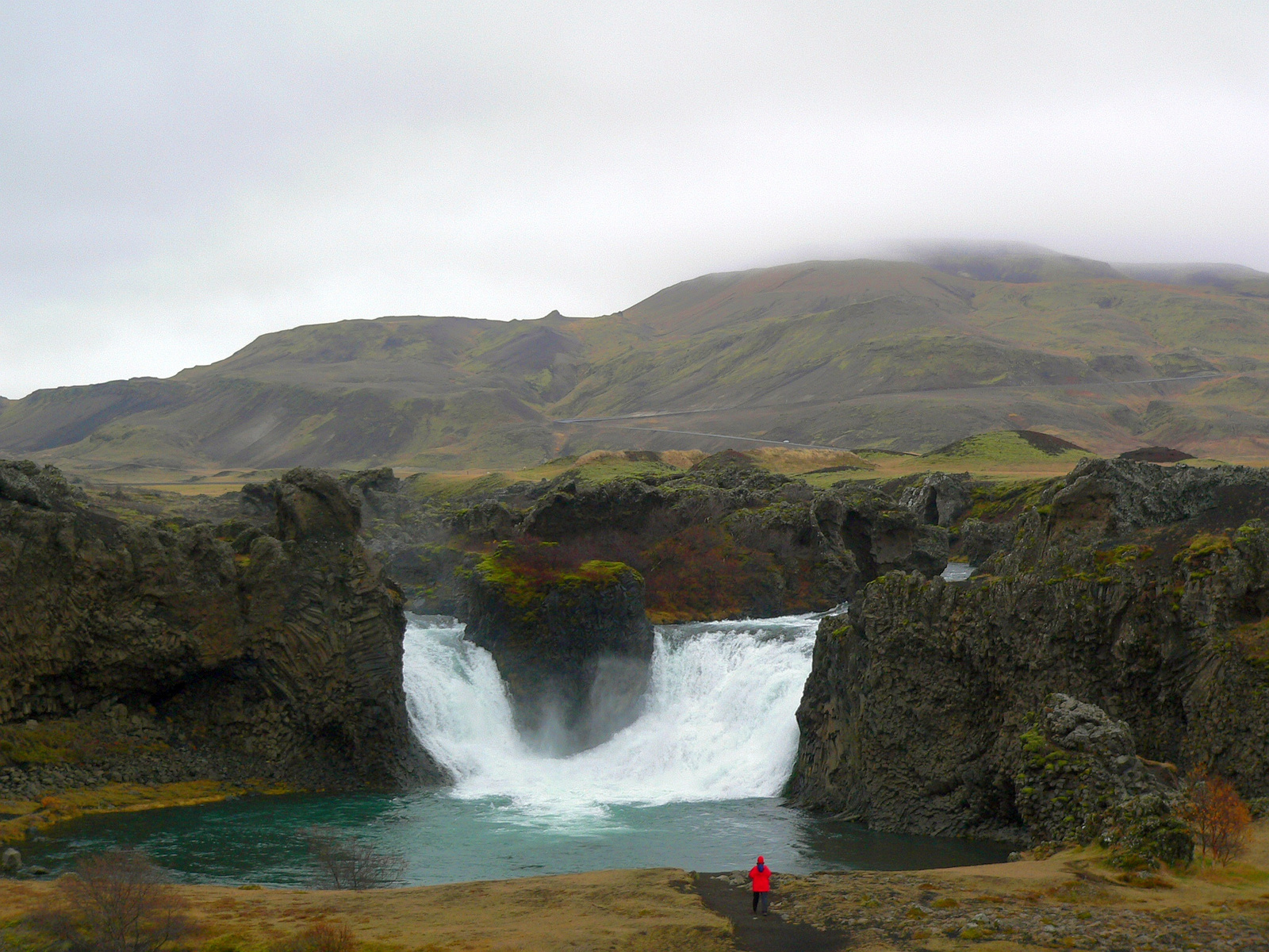 065-Hjálparfoss