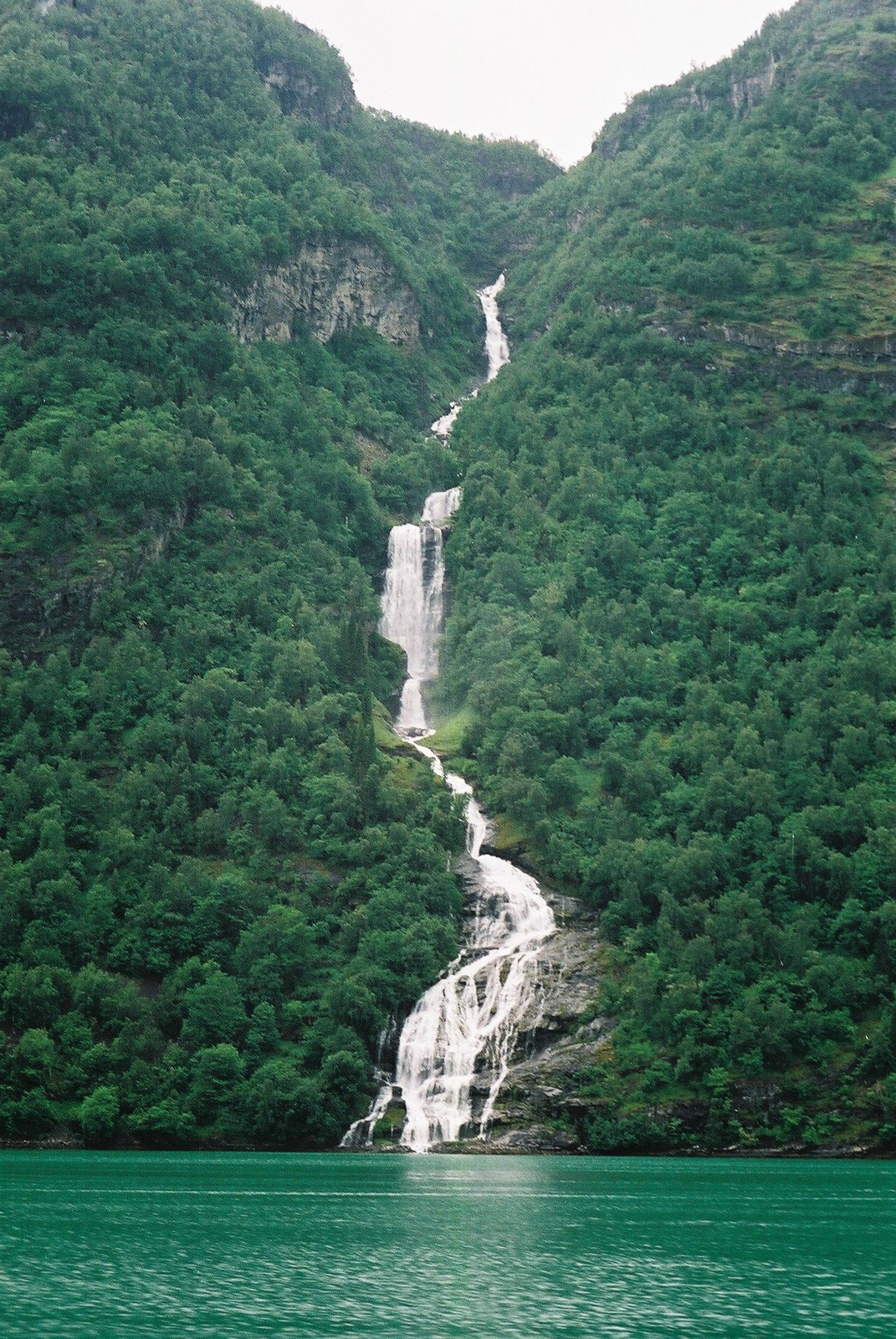 048 - Geirangerfjord, Mennyasszonyi fátyol vízesés