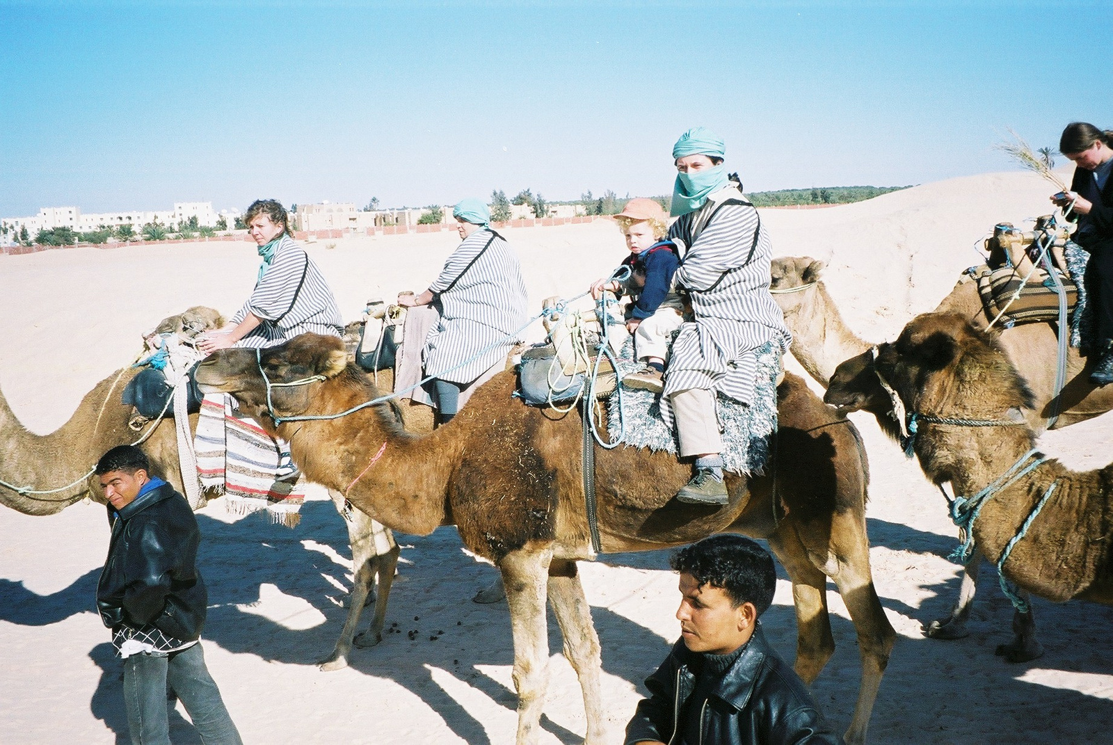 066-DOUZ-Tevegelés a Szaharában