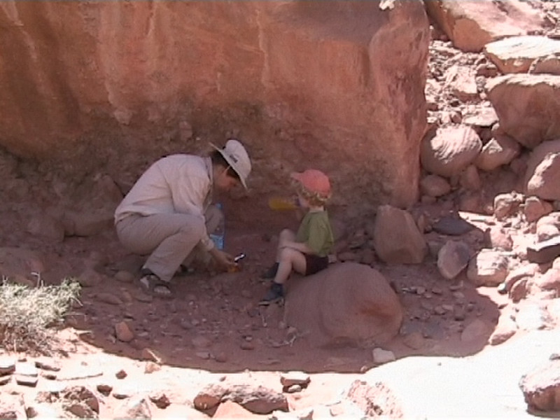 0143 - Wadi Rum -Ebéd a szikla árnyékban