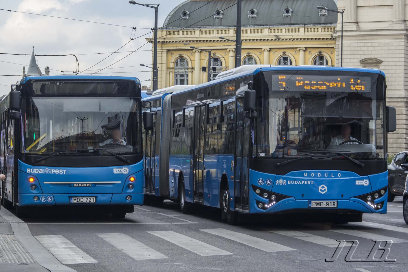 Előd és utód