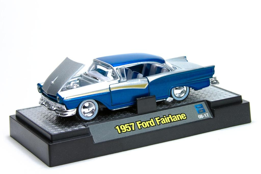 M2 Auto-Thentics Release 2a 1957 Ford Fairlane