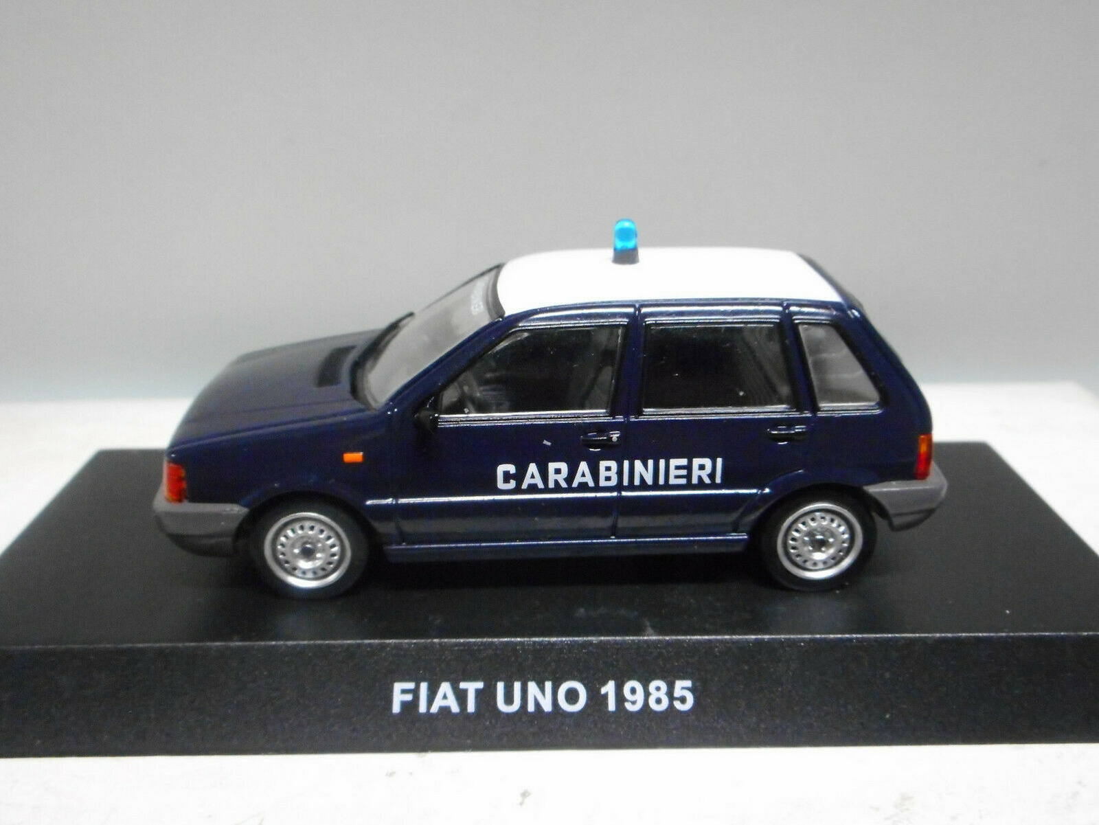 Deagostini Carabinieri Collection 1985 Fiat Uno 1-43