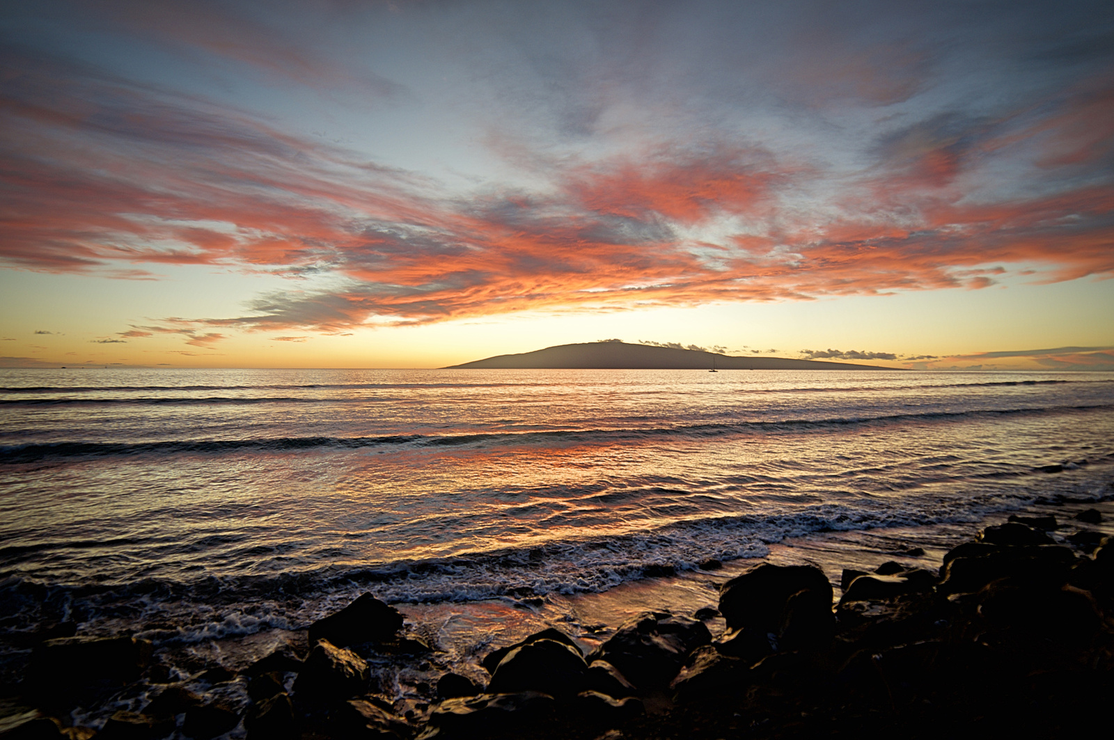 távolban : Lanai Island