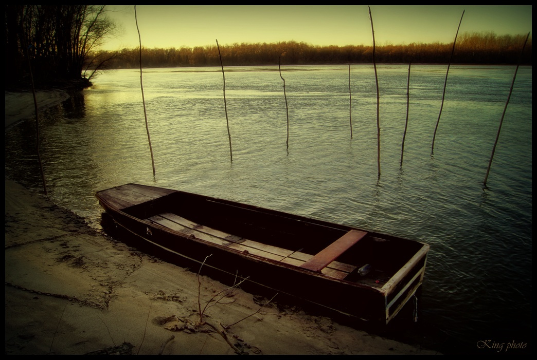 Magányos csónak