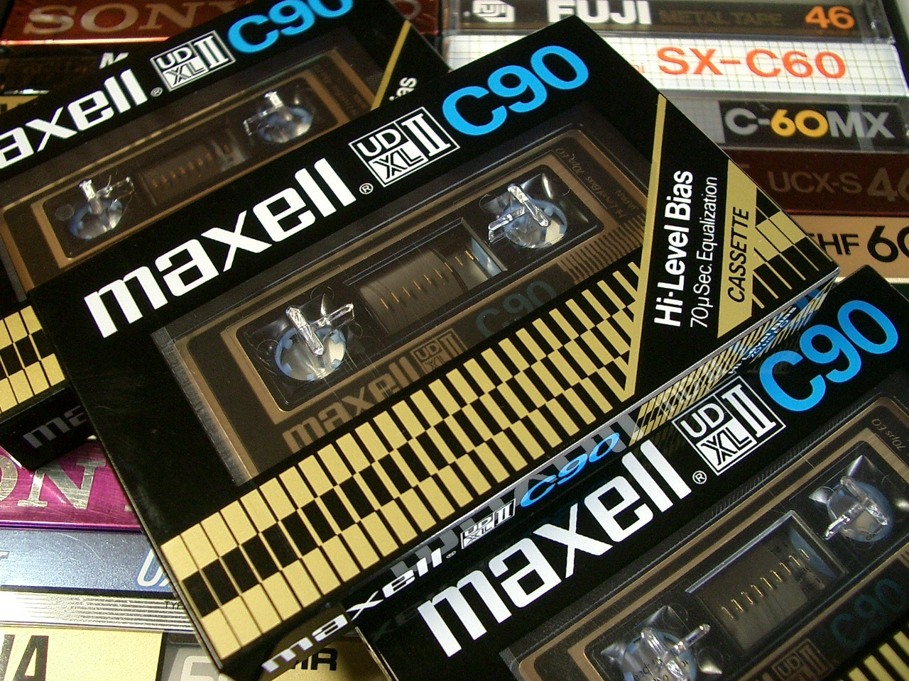 3 MAXELL UDXLII C90 1980-82 ++