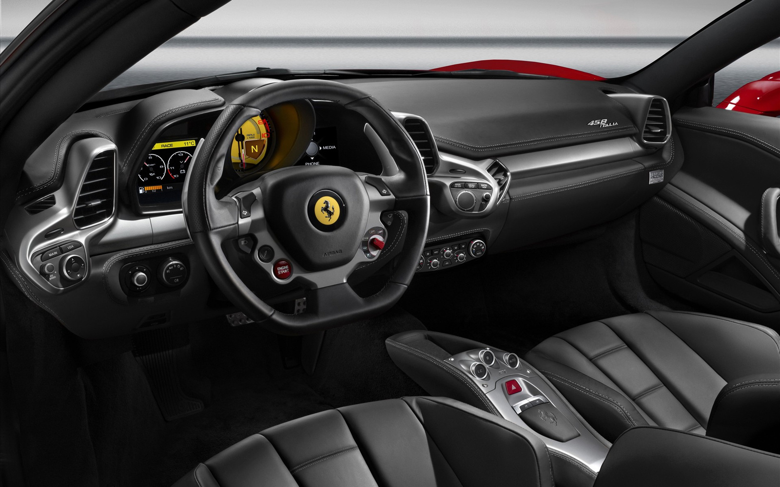 New-Photos-of-Ferrari-458-Italia-widescreen-11