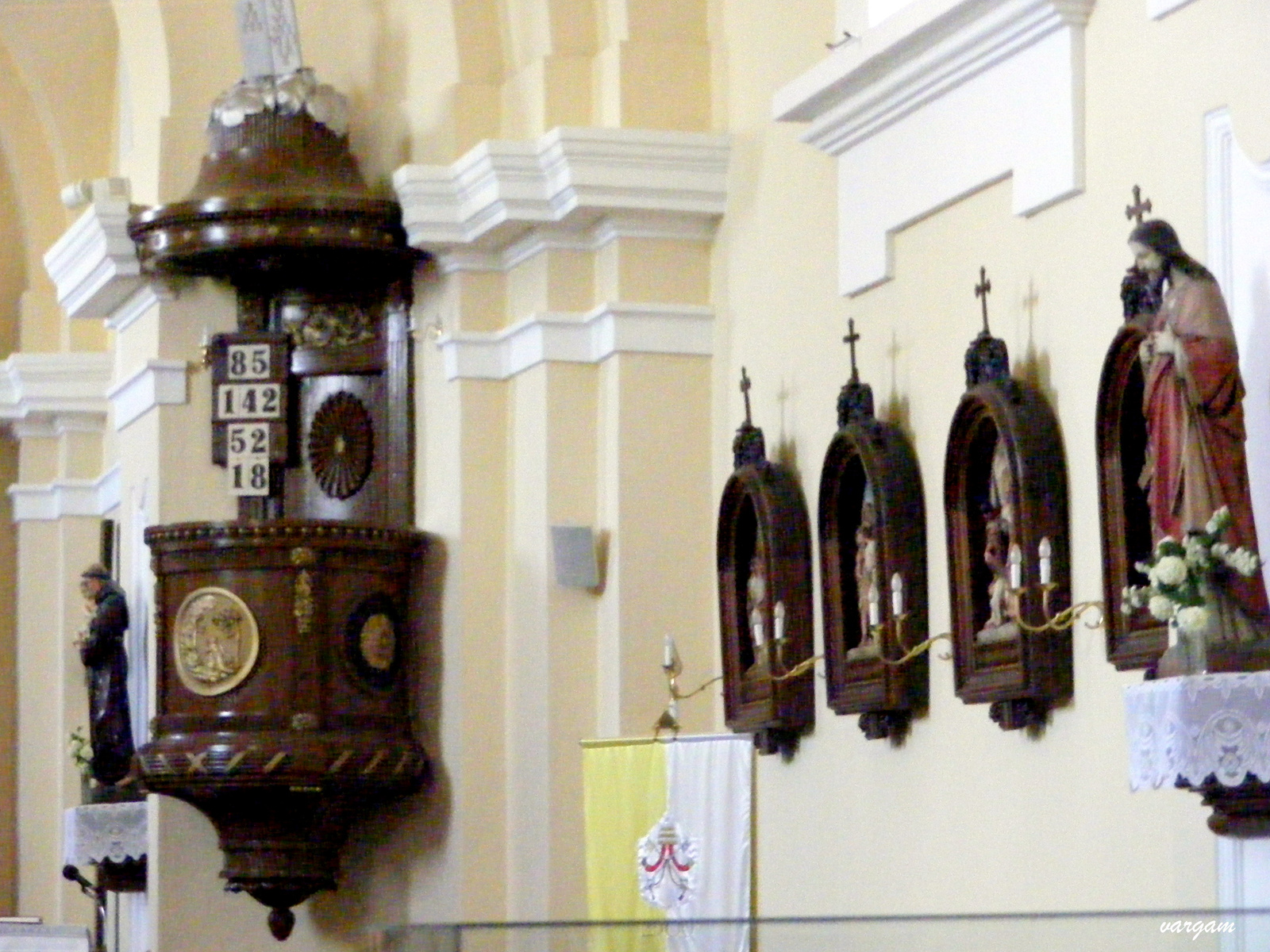 2012 május 5 - Templom -szószék és stációk