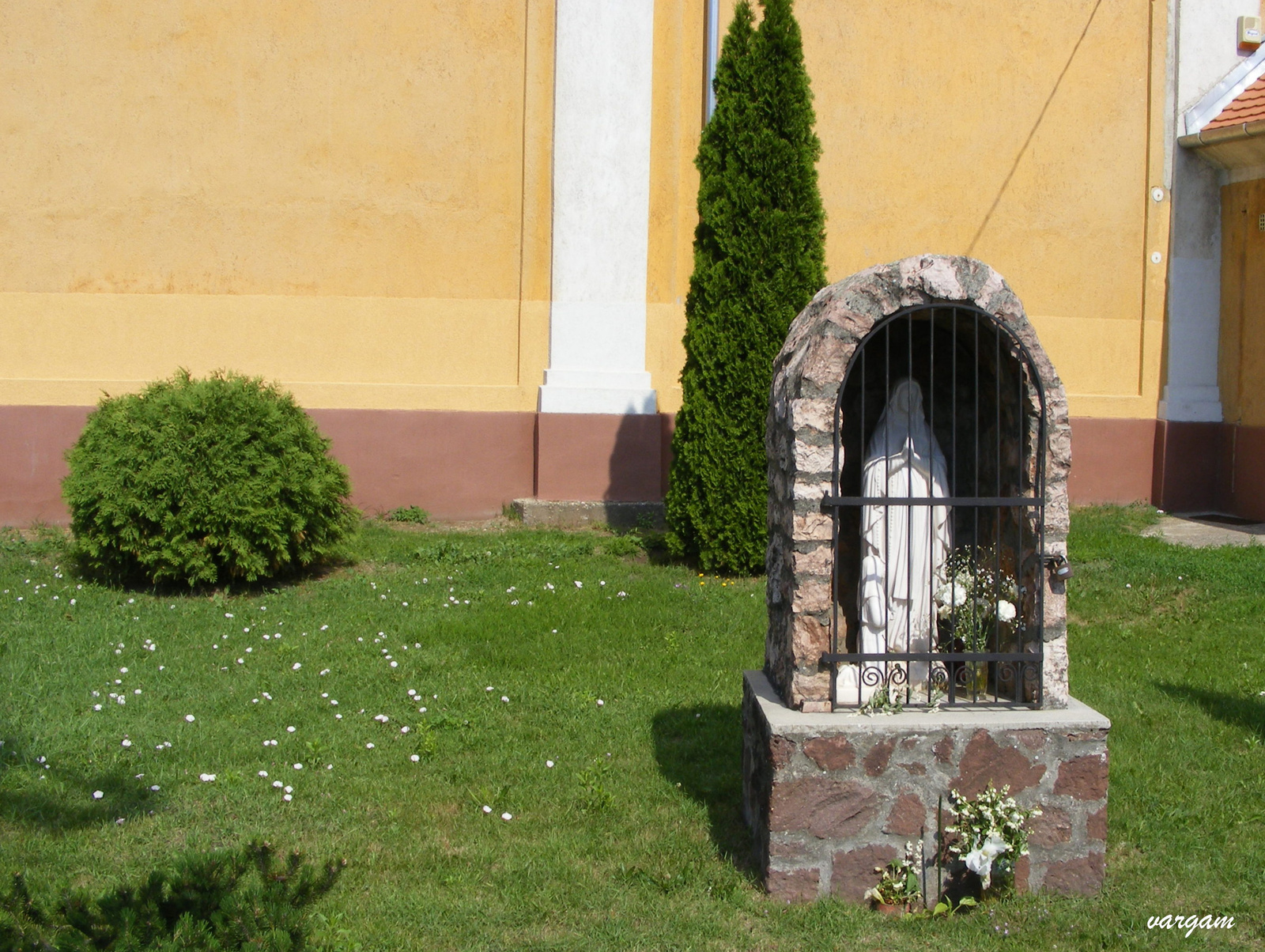 Bakonyszombathely Mária szobor