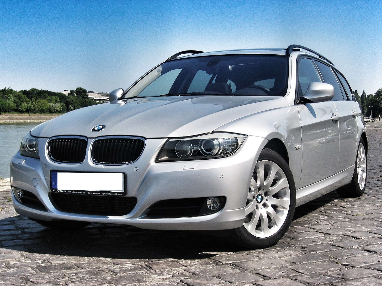 320 xdrive touring