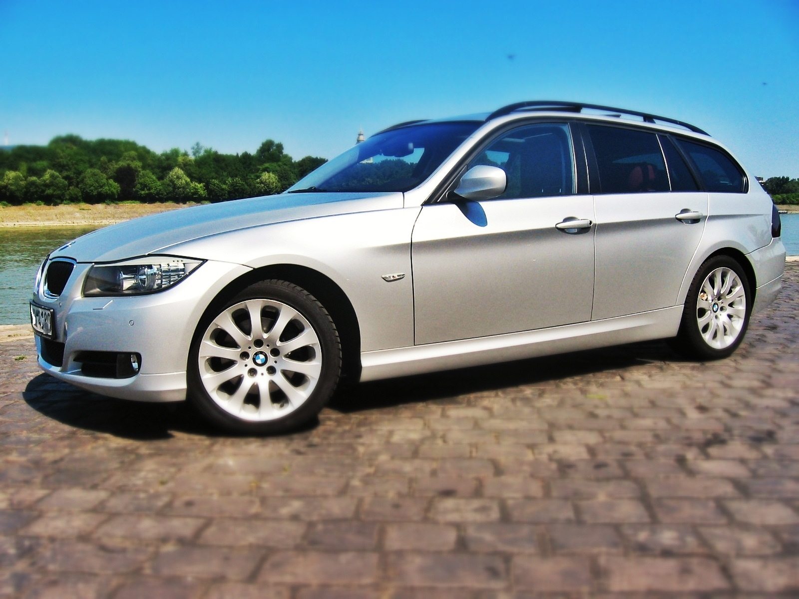 320 xdrive touring