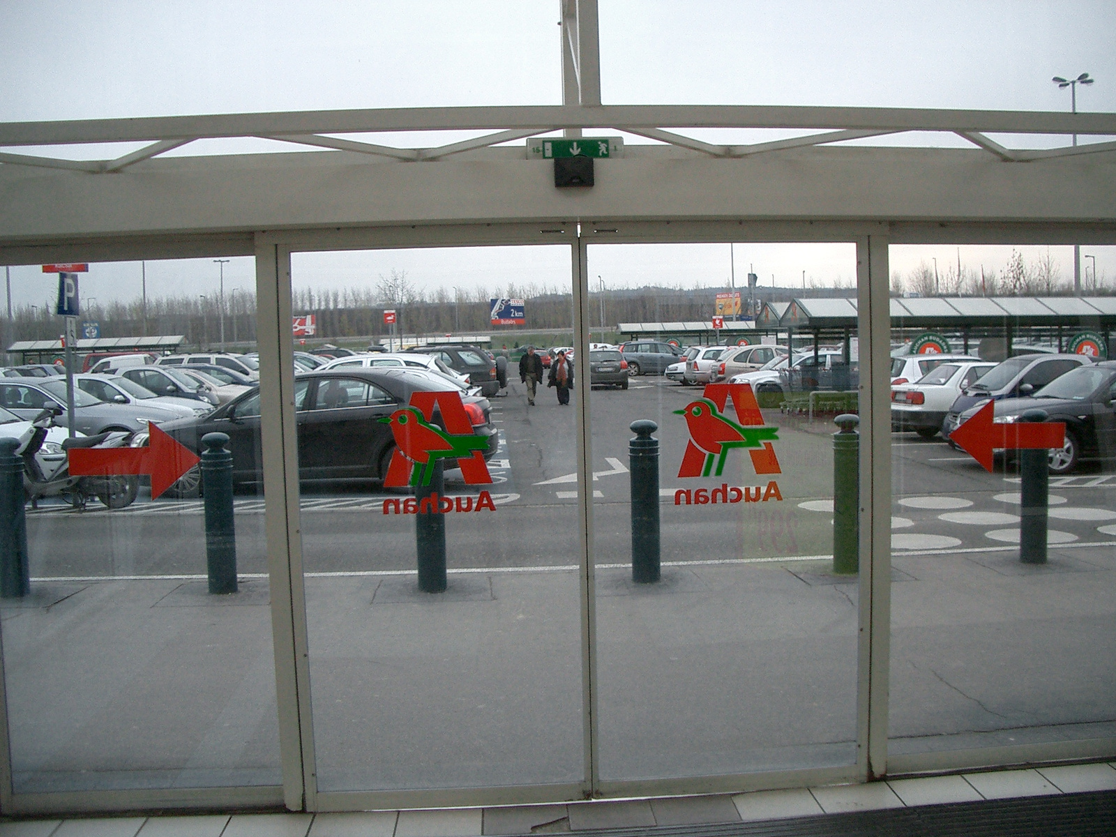 zsuzsiék+auchan 002