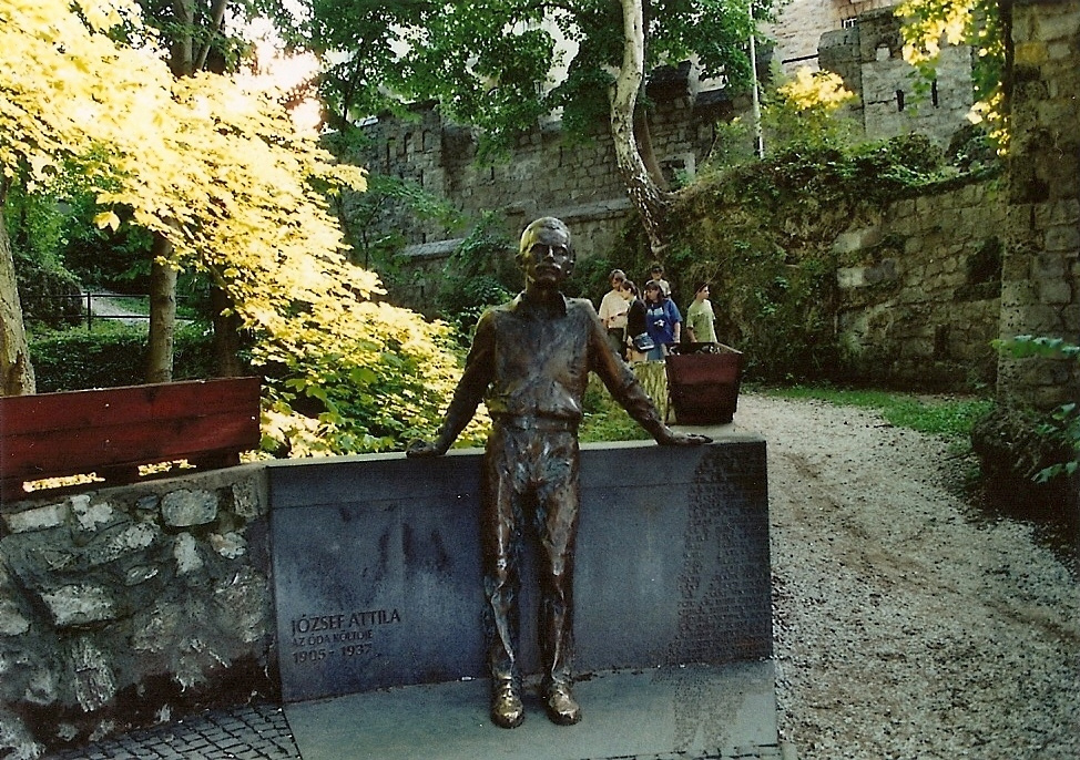 Lillafüred: József Attila szobra