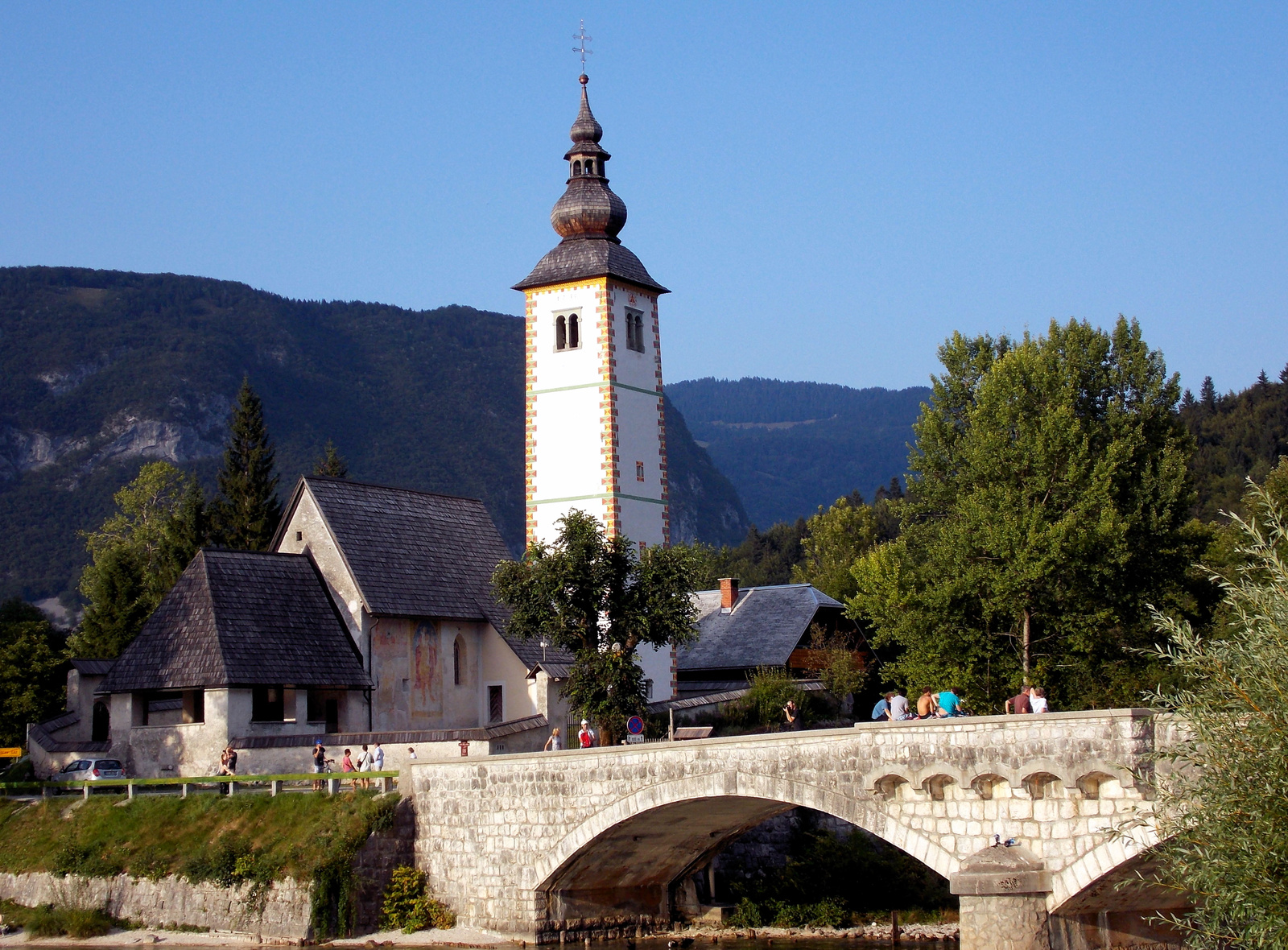 Bohinj, híd, templom