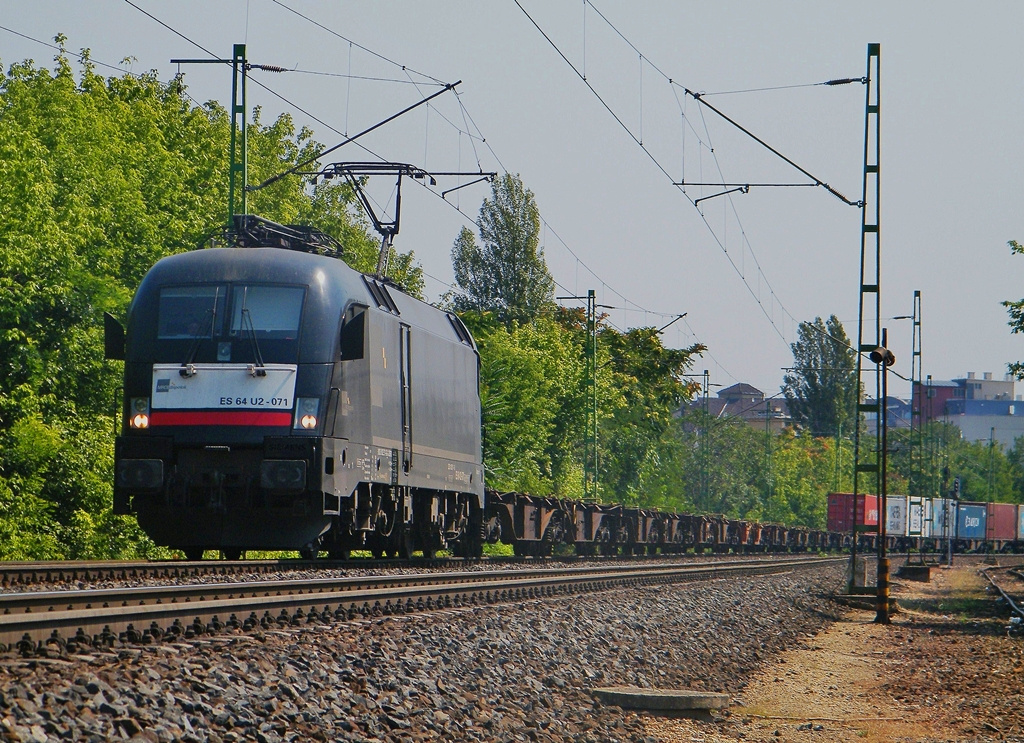 ES 64 U2 071 - 001