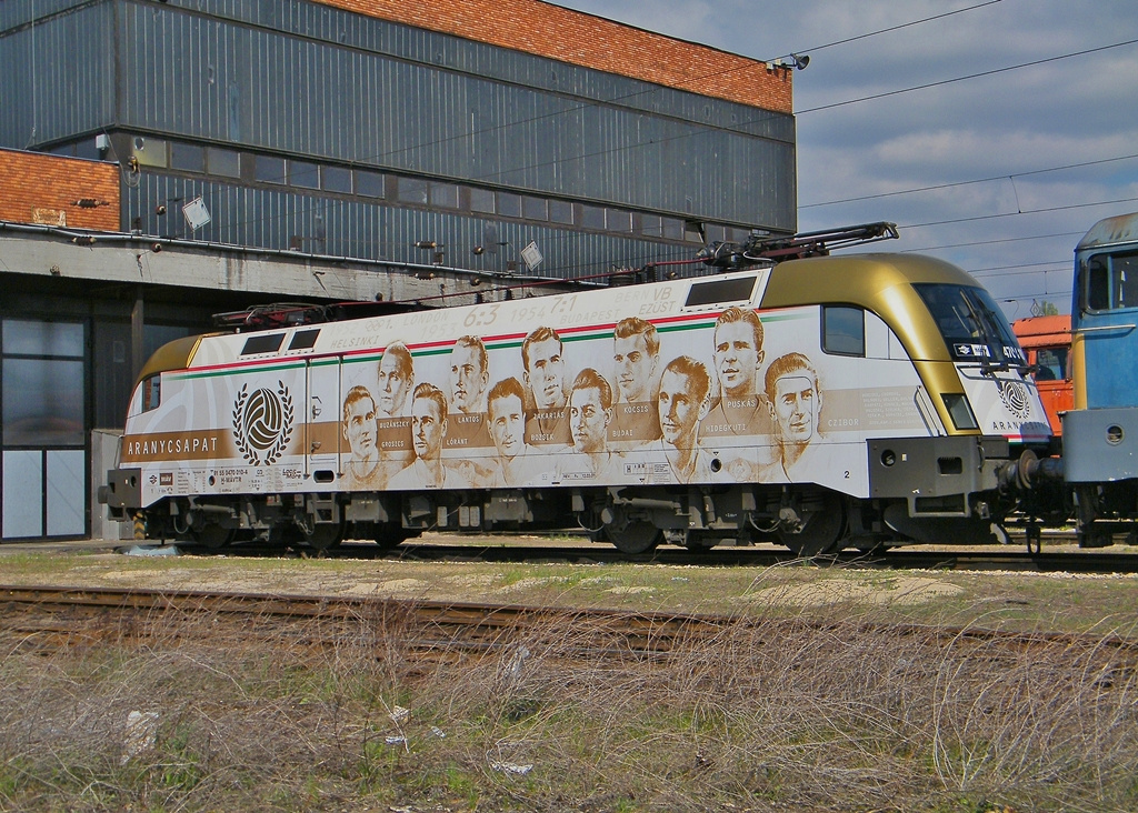 470 010 - Aranycsapat 003