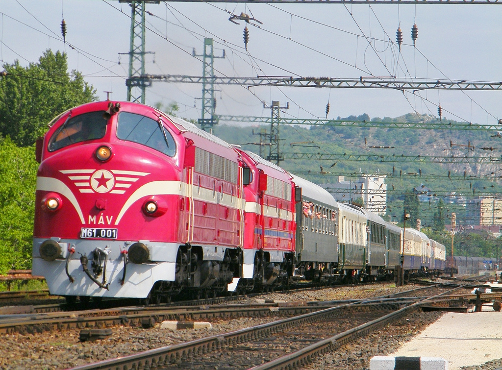 Előfogat M 61 001 és 2761 017 - 001