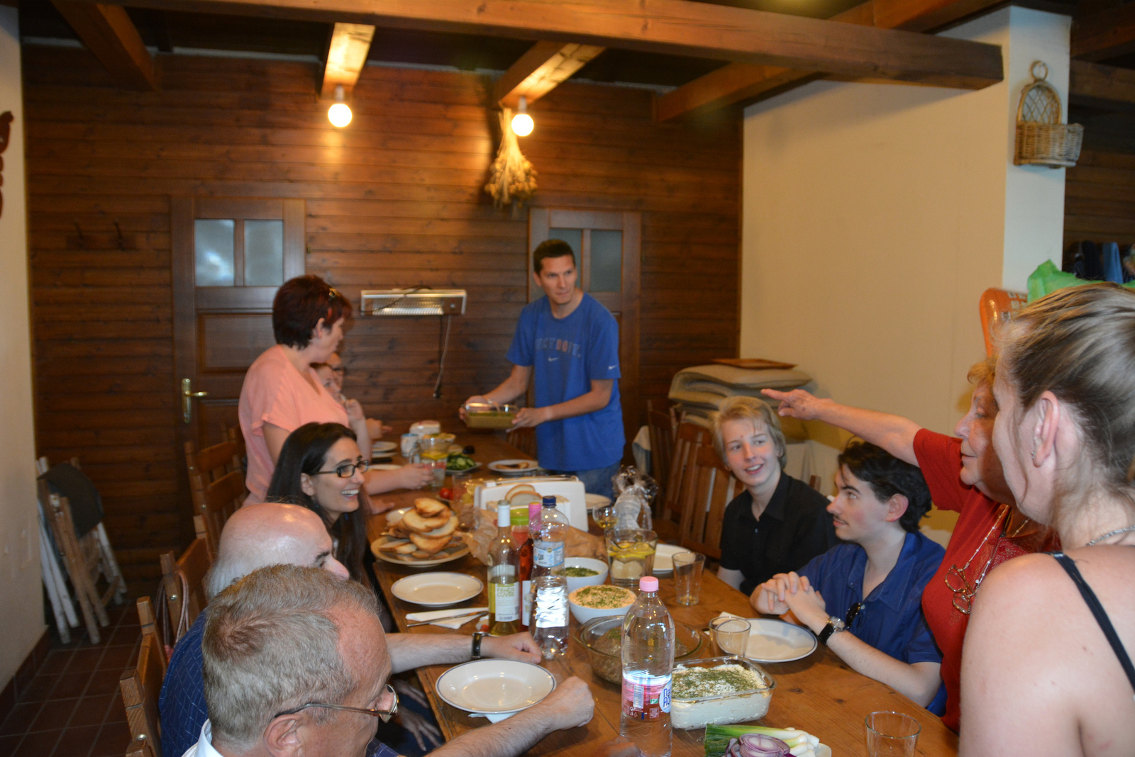 Cena reale nella casa di Gyuro e Kata