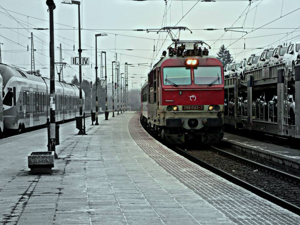 350 002-2 ( Szob )