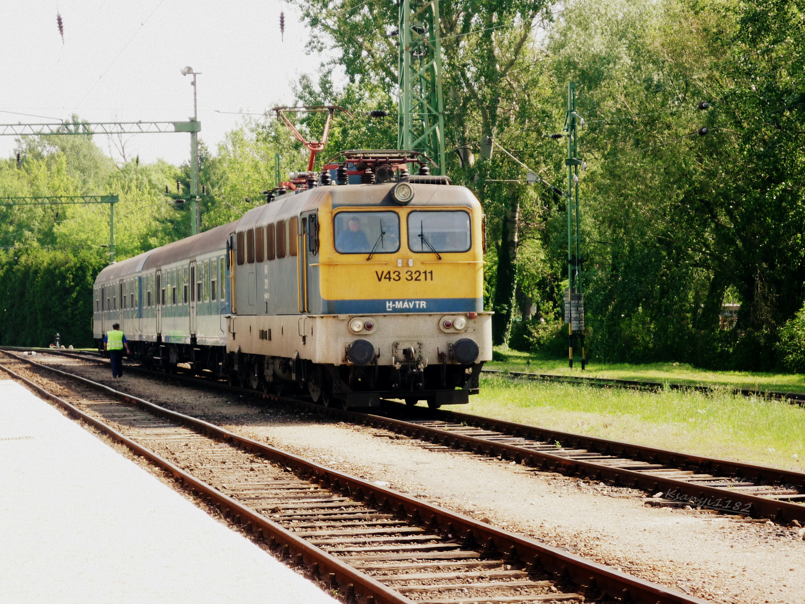 V43 3211 ( Keszthely )