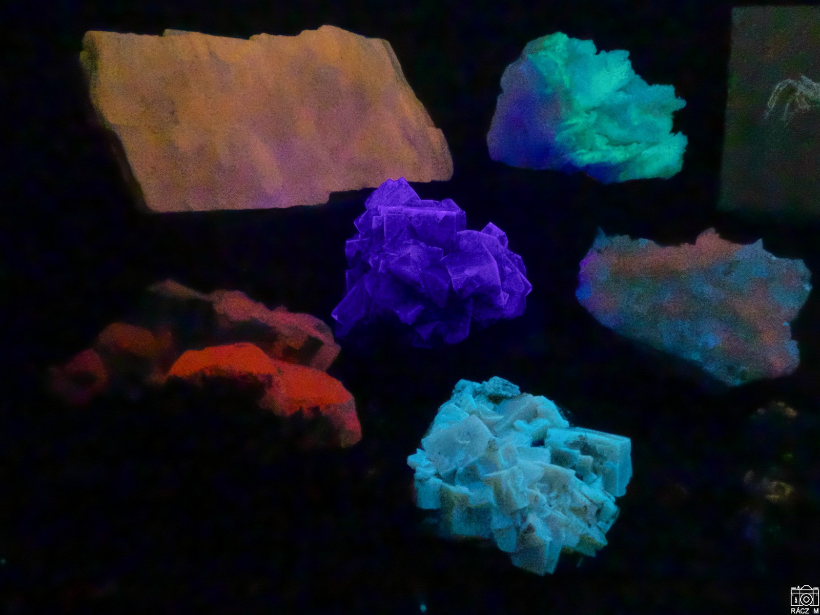 ásványok ultraibolyában