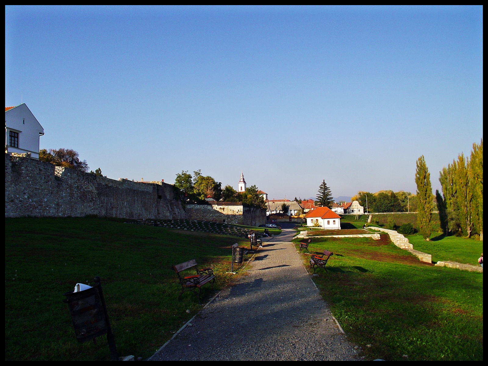 Sárospatak - Rákóczi-vár parkja 056