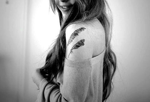 feathers-girl-tattoo-Favim.com-355084