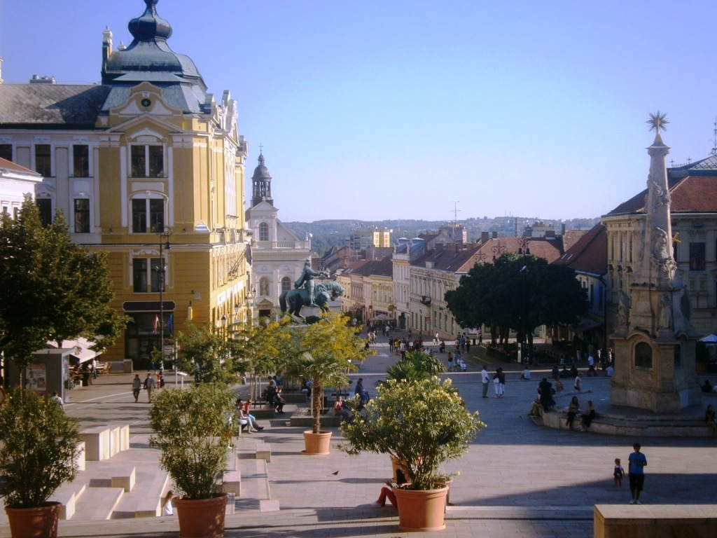 Pécs főterén vasárnap délután