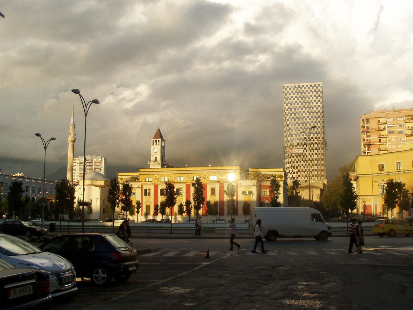 Tirana 12