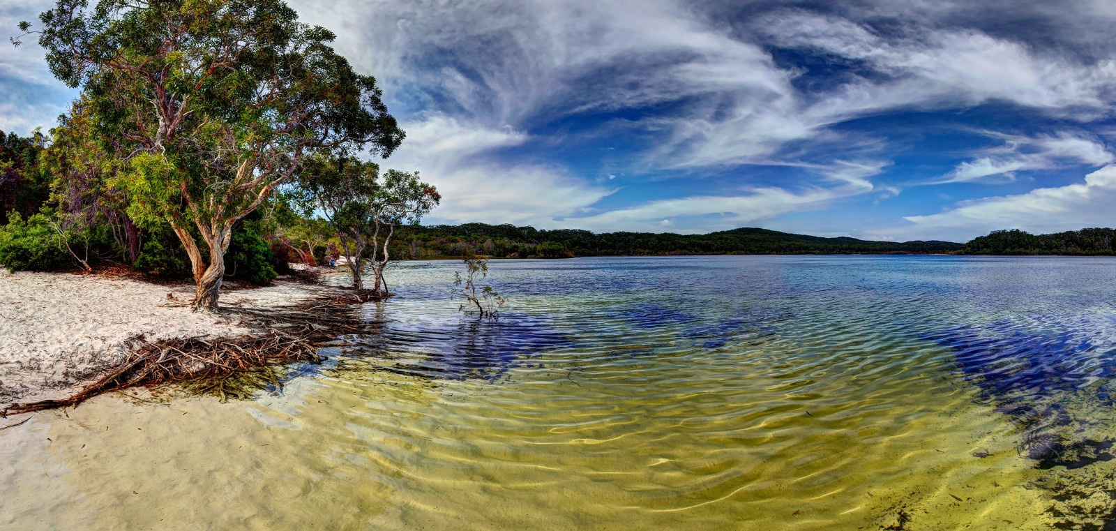 McKenzie tó partján készült panoráma a Fraser szigeten