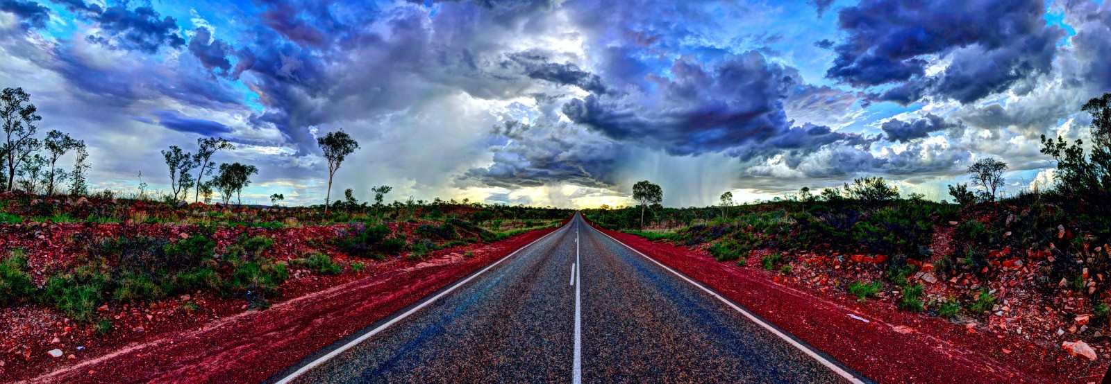 Távoli vihar Nyugat-Ausztráliában - HDR panoráma