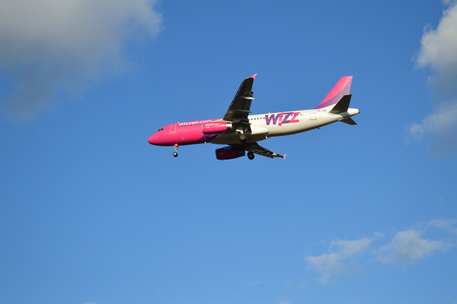 Wizzair repülőgép leszállása Budapesten