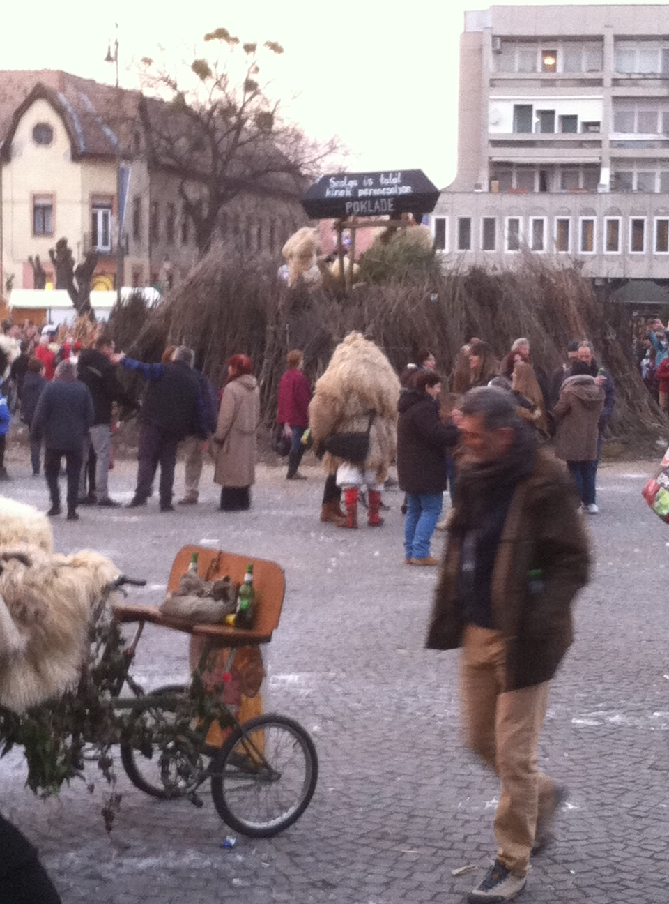 Busok és sokadalom