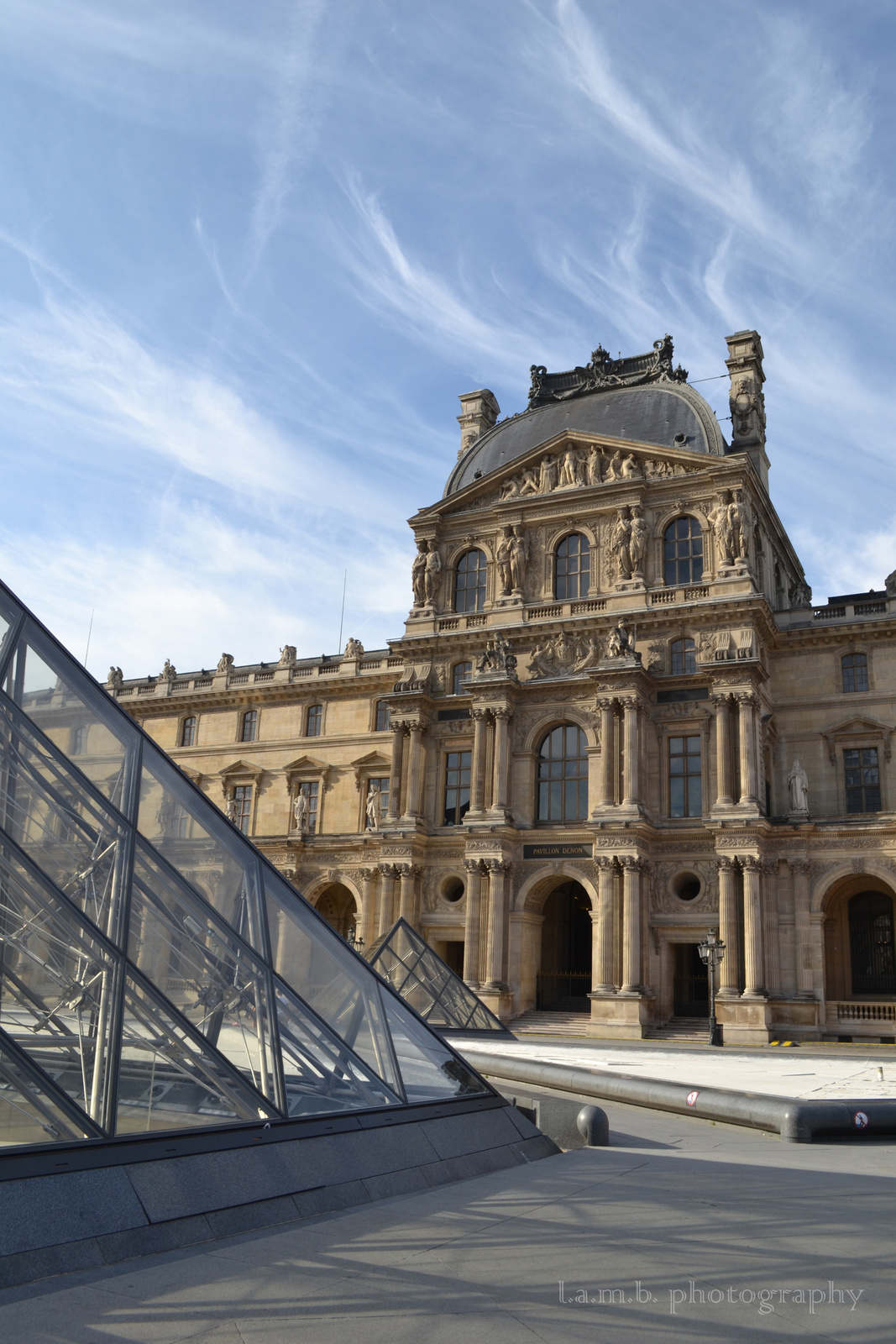 Louvre nyitás előtt