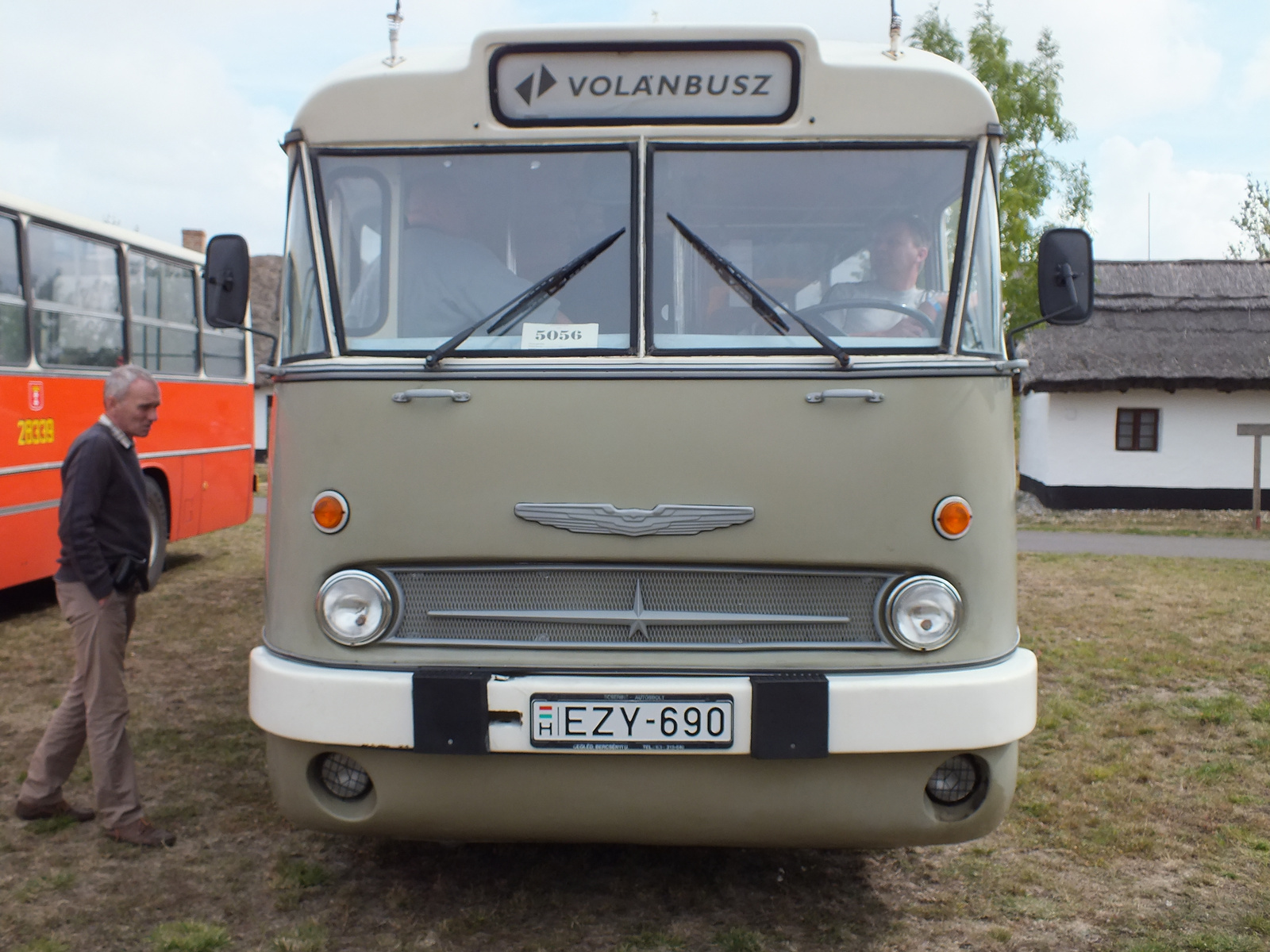 Ikarus 66