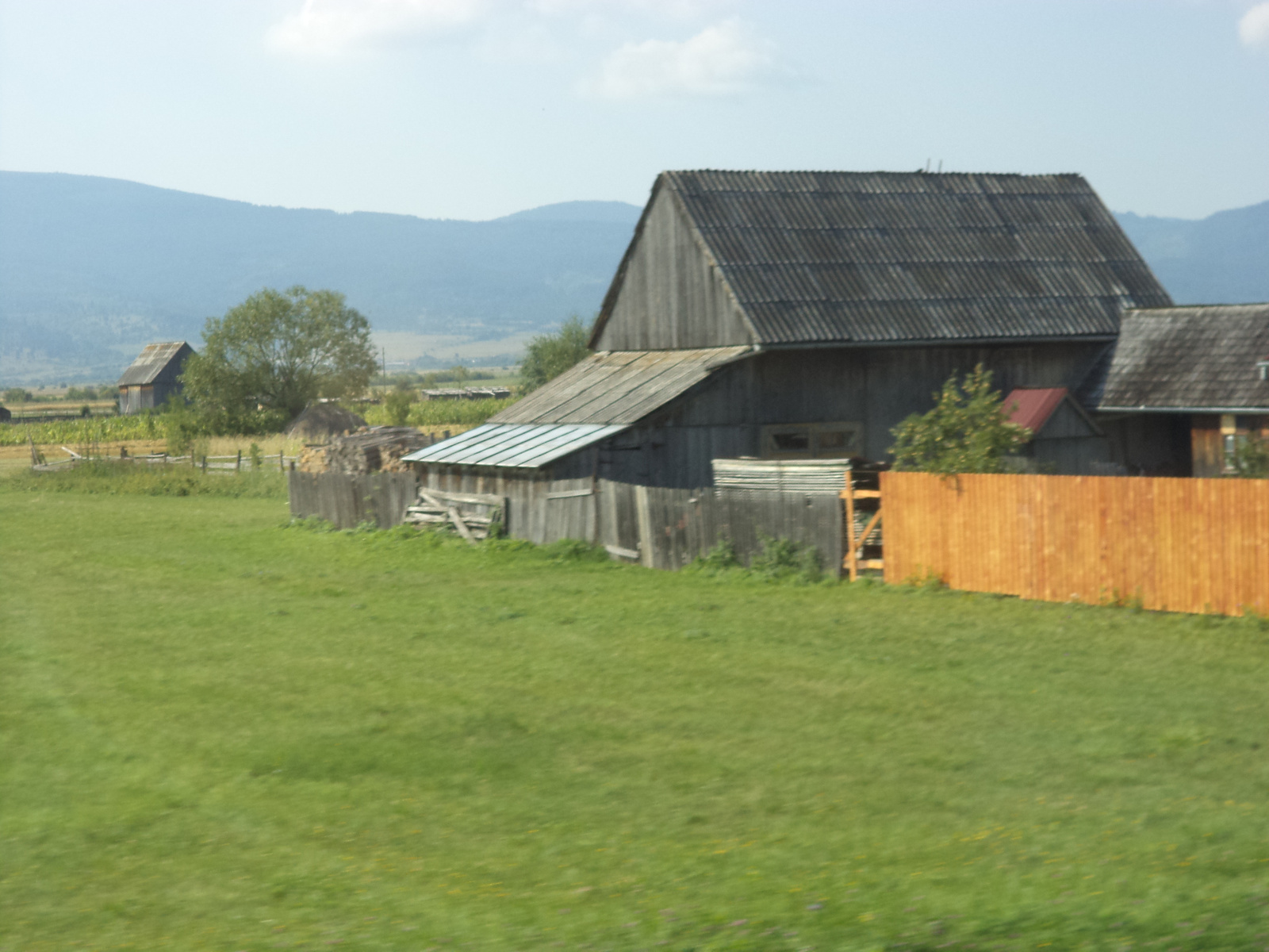 Látóhatáron innen és túl