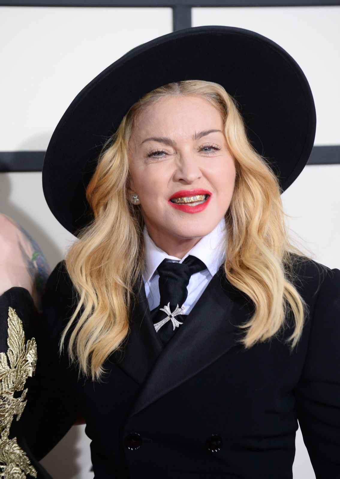 madonna grammys red carpet (11)