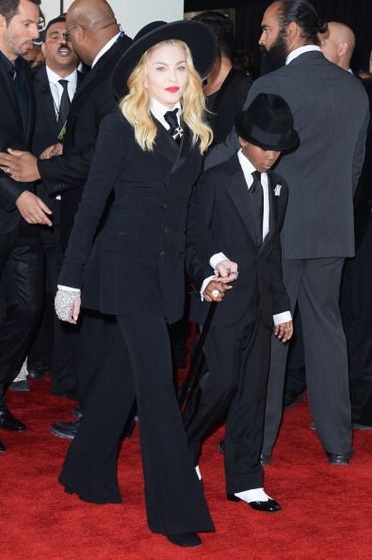 madonna grammys red carpet (15)